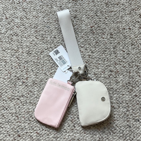 NWT Lululemon Dual Pouch Wristlet - Picture 1 of 6